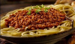 Qual a diferença entre as massas talharim e espaguete?